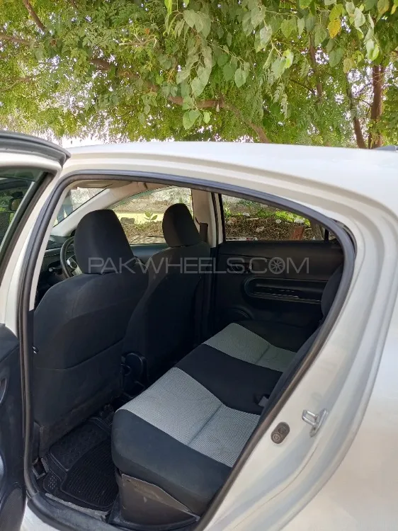 Toyota Aqua 2014 for Sale in Okara Toyota Aqua 2014 for Sale in Okara Image-7