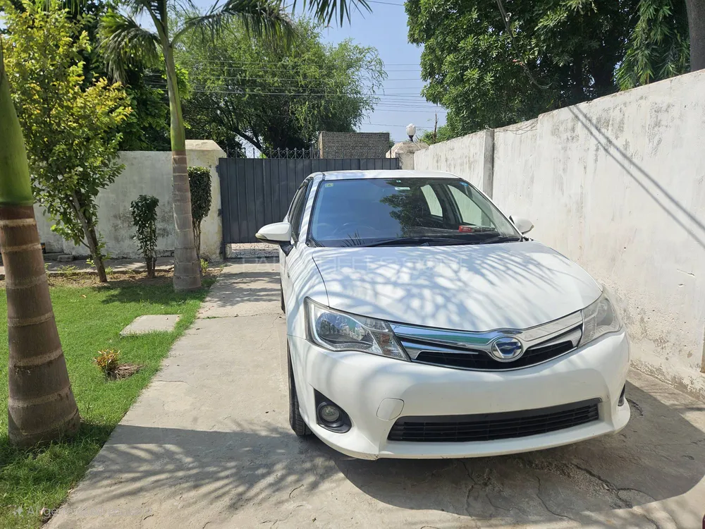 Toyota Corolla Axio 2013 for Sale in Sargodha Toyota Corolla Axio 2013 for Sale in Sargodha Image-1