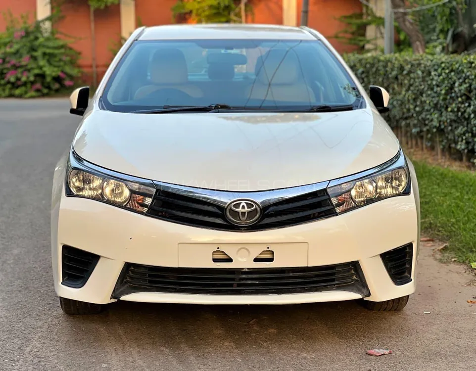 Toyota Corolla 2017 for Sale in Multan Toyota Corolla 2017 for Sale in Multan Image-5