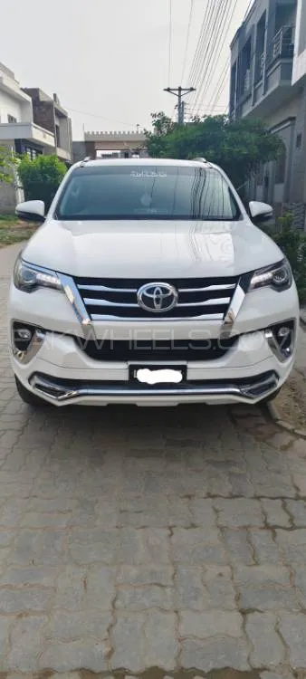Toyota Fortuner 2018 for Sale in Faisalabad Image-1