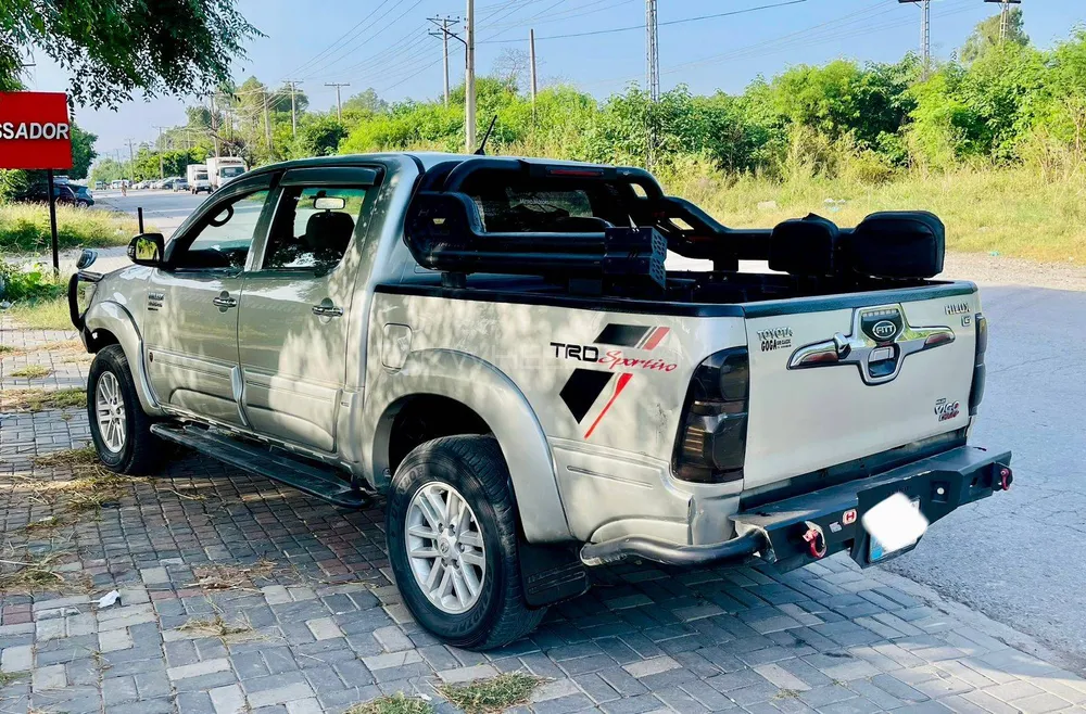 Toyota Hilux 2013 for Sale in Islamabad Toyota Hilux 2013 for Sale in Islamabad Image-4