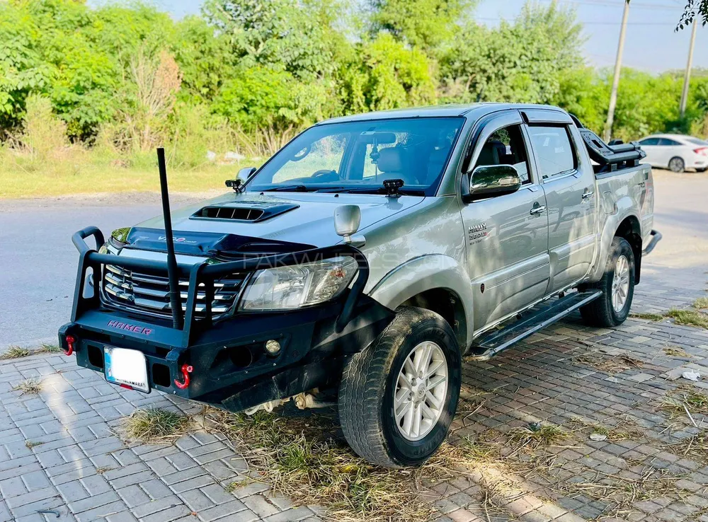 Toyota Hilux 2013 for Sale in Islamabad Toyota Hilux 2013 for Sale in Islamabad Image-3