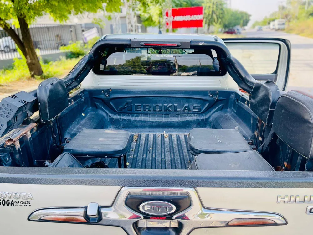 Toyota Hilux 2013 for Sale in Islamabad Toyota Hilux 2013 for Sale in Islamabad Image-10