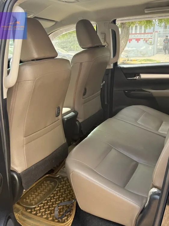 Toyota Hilux 2017 for Sale in Karachi Toyota Hilux 2017 for Sale in Karachi Image-6