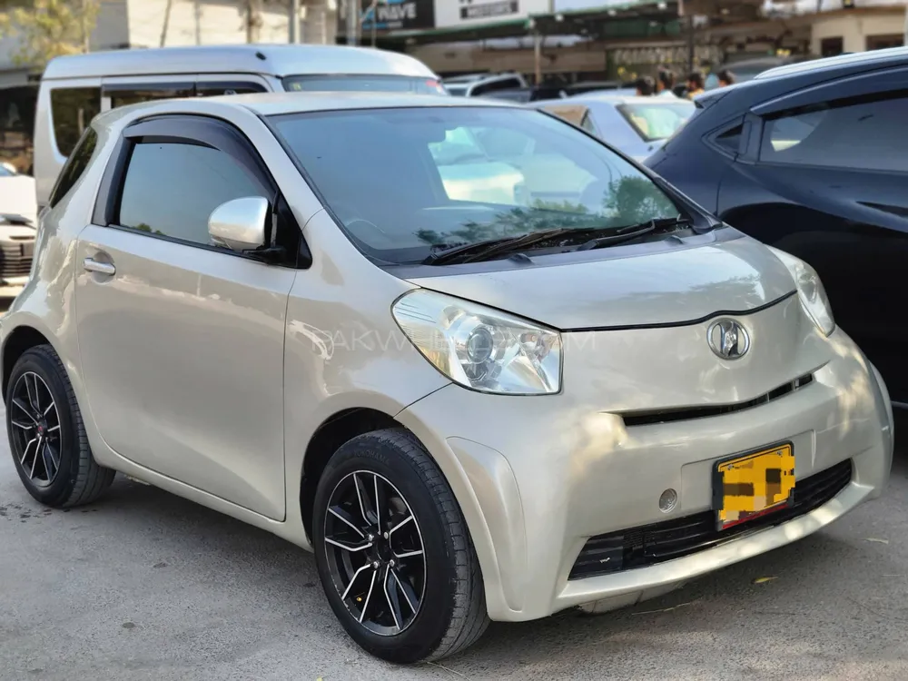 Toyota iQ 2010 for Sale in Karachi Image-1