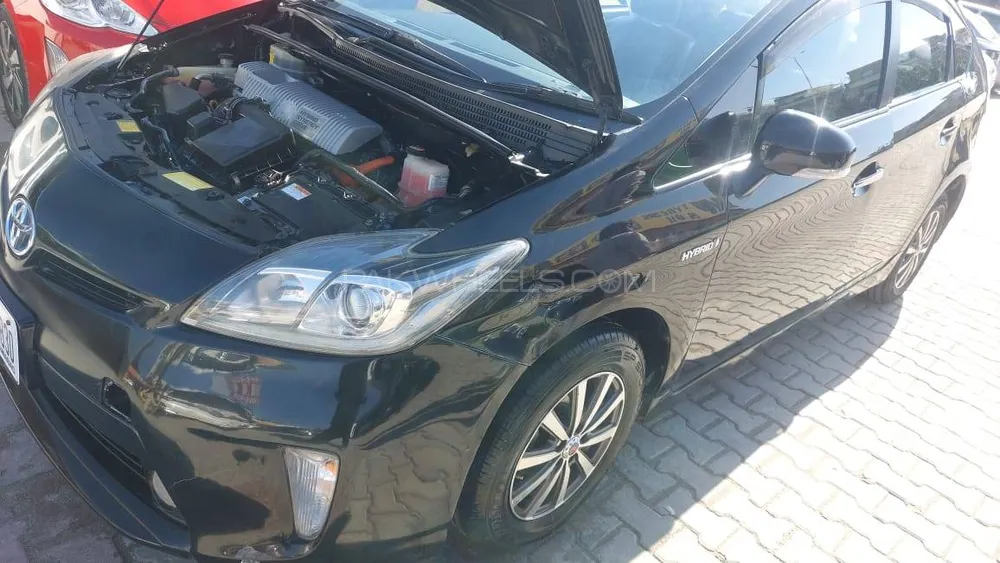 Toyota Prius 2014 for Sale in Islamabad Toyota Prius 2014 for Sale in Islamabad Image-1