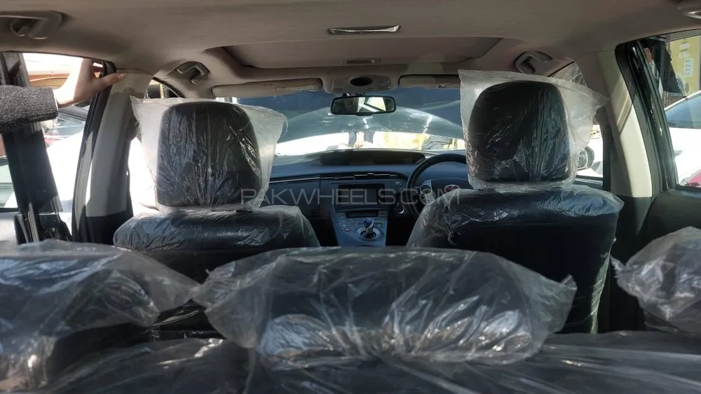 Toyota Prius 2014 for Sale in Islamabad Toyota Prius 2014 for Sale in Islamabad Image-6