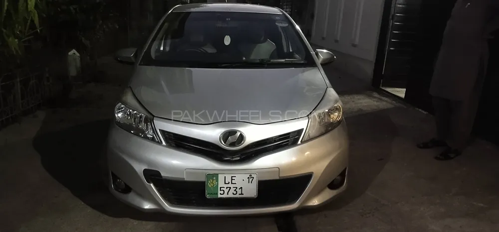 Toyota Vitz 2013 for Sale in Sheikhupura Toyota Vitz 2013 for Sale in Sheikhupura Image-1