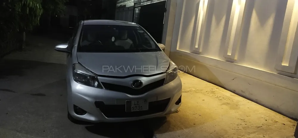 Toyota Vitz 2013 for Sale in Sheikhupura Toyota Vitz 2013 for Sale in Sheikhupura Image-7