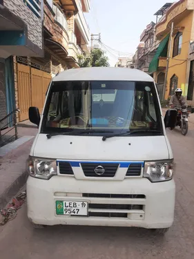Nissan Clipper 2013