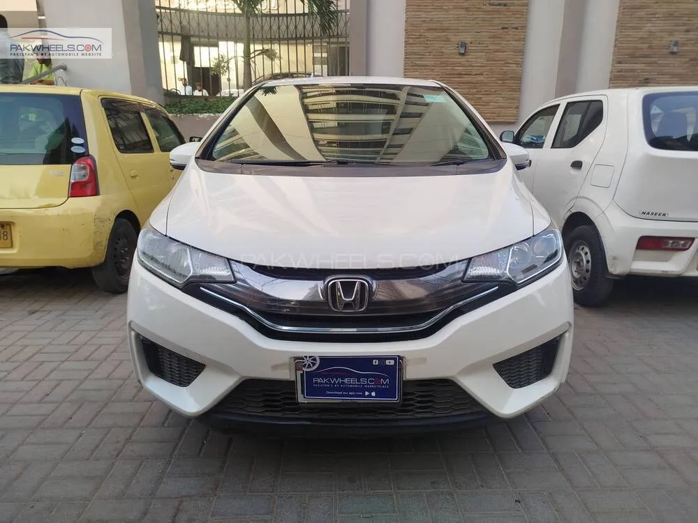 Honda Fit 2014 for Sale in Karachi Image-1