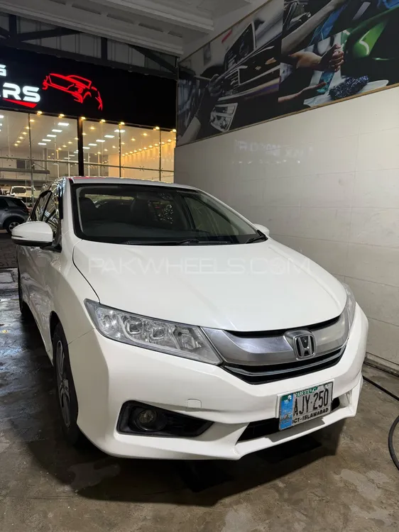 Honda Grace Hybrid 2014 for Sale in Islamabad Image-1