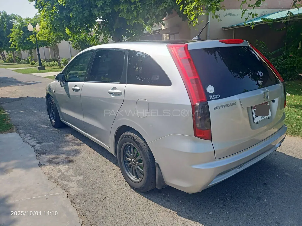 Honda Stream 2006 for Sale in Rahim Yar Khan Honda Stream 2006 for Sale in Rahim Yar Khan Image-3