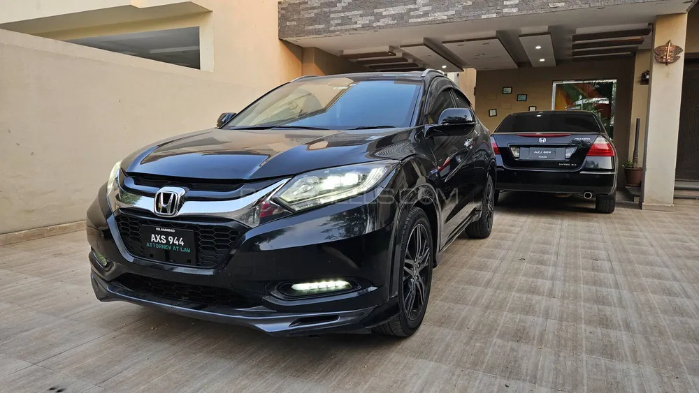 Honda Vezel 2016 for Sale in Lahore Image-1