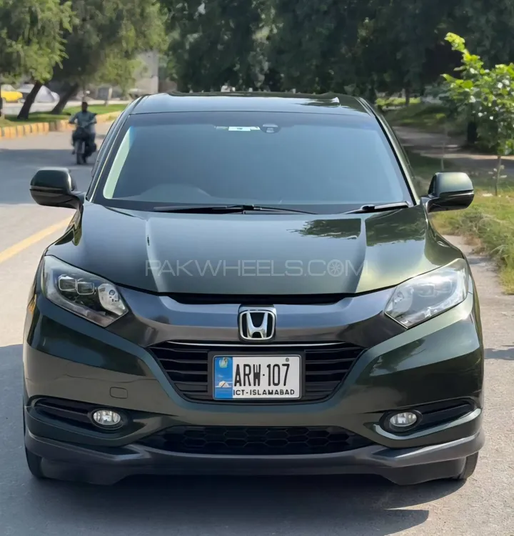 Honda Vezel 2015 for Sale in Islamabad Image-1