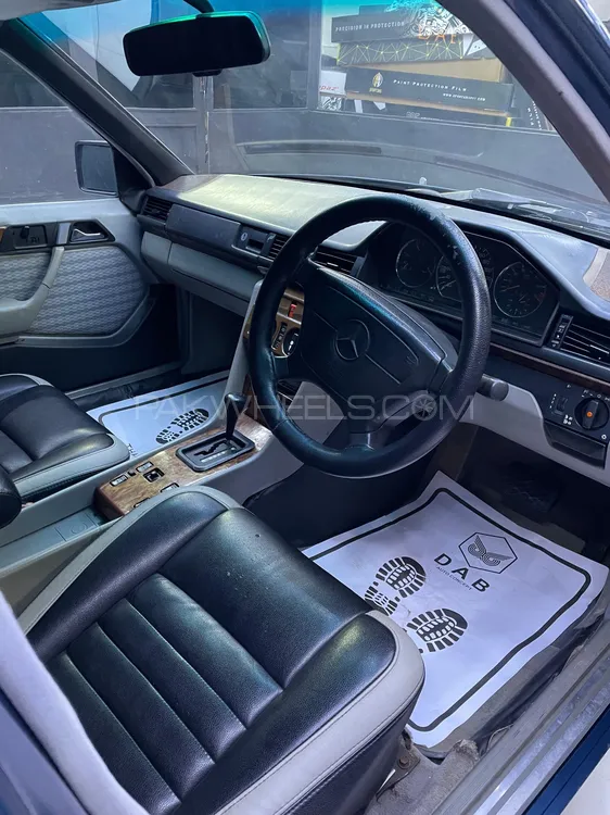 Mercedes Benz E Class 1990 for Sale in Lahore Image-1