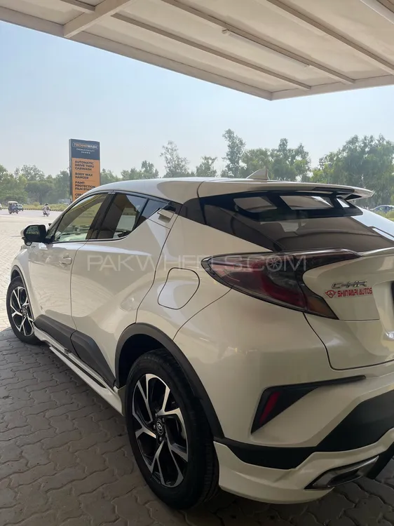Toyota C-HR 2017 for Sale in Islamabad Image-1