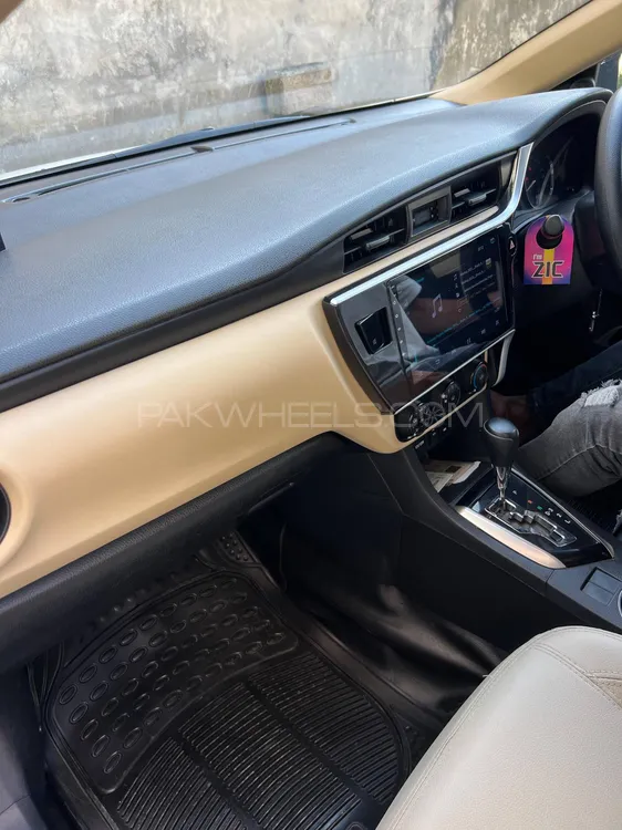 Toyota Corolla 2018 for Sale in Sialkot Image-1