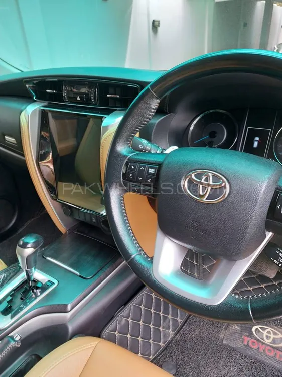 Toyota Fortuner 2018 for Sale in Karachi Toyota Fortuner 2018 for Sale in Karachi Image-10