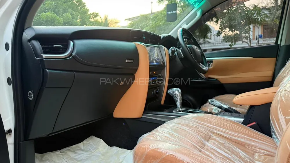 Toyota Fortuner 2021 for Sale in Karachi Toyota Fortuner 2021 for Sale in Karachi Image-15