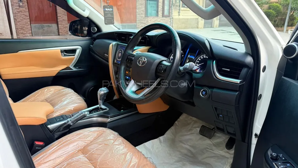Toyota Fortuner 2021 for Sale in Karachi Toyota Fortuner 2021 for Sale in Karachi Image-9