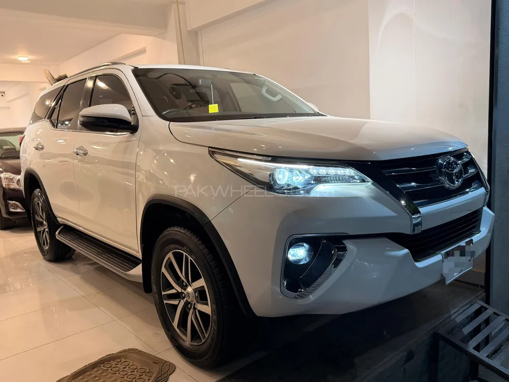 Toyota Fortuner 2021 for Sale in Karachi Image-1