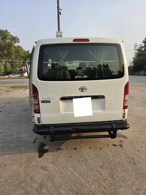 Toyota Hiace 2013 for Sale in Lahore Toyota Hiace 2013 for Sale in Lahore Image-2