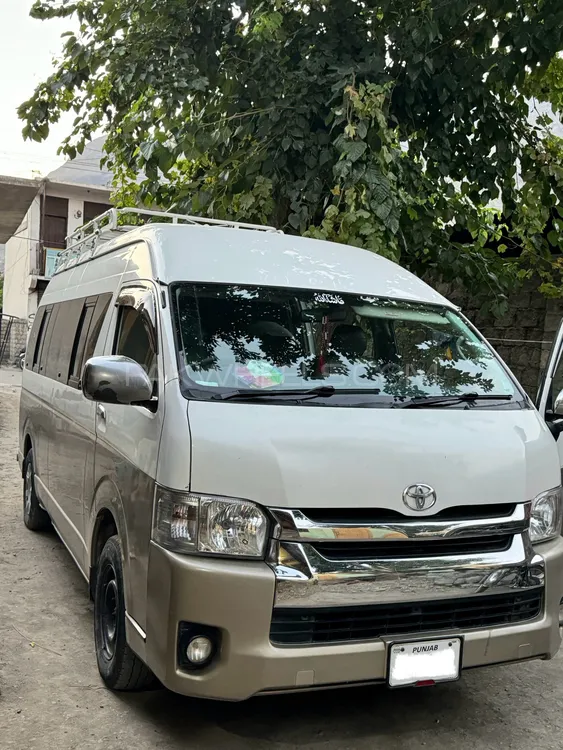 Toyota Hiace 2011 for Sale in Gilgit Image-1