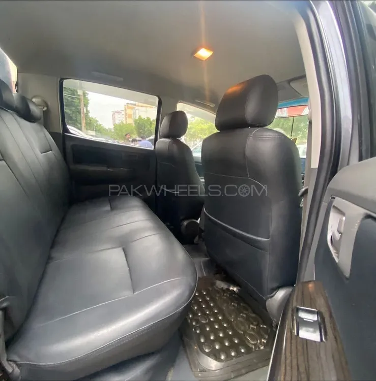 Toyota Hilux 2013 for Sale in Karachi Toyota Hilux 2013 for Sale in Karachi Image-6