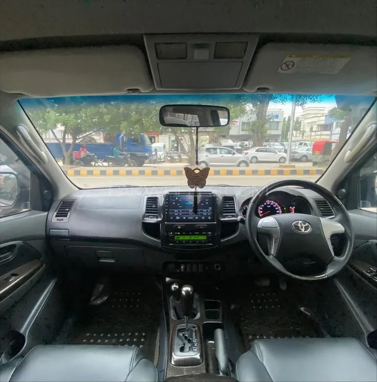 Toyota Hilux 2013 for Sale in Karachi Toyota Hilux 2013 for Sale in Karachi Image-5