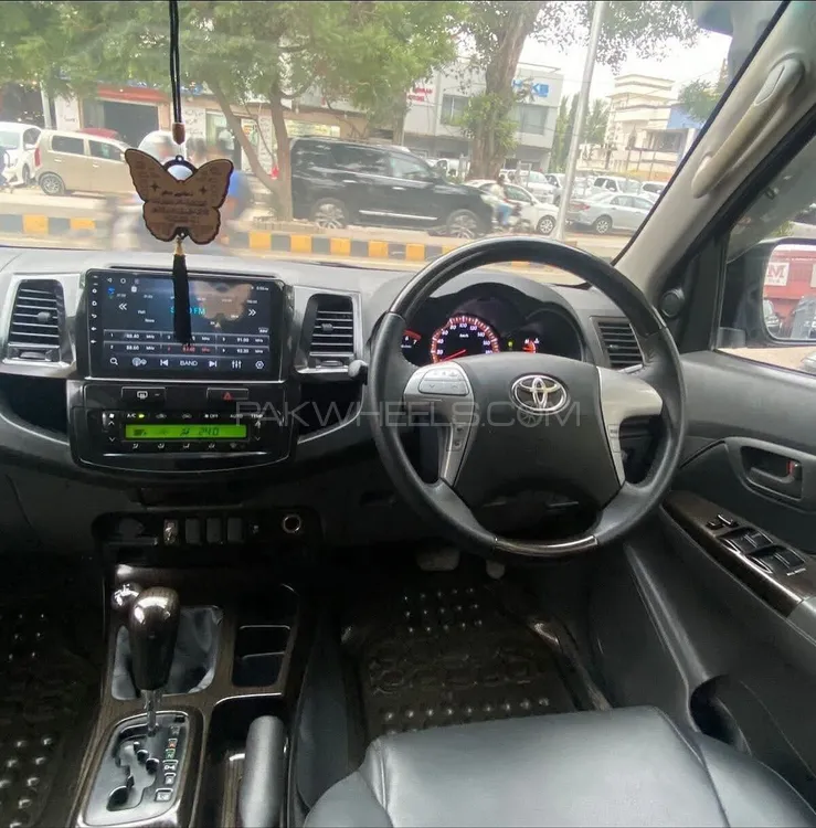 Toyota Hilux 2013 for Sale in Karachi Toyota Hilux 2013 for Sale in Karachi Image-7