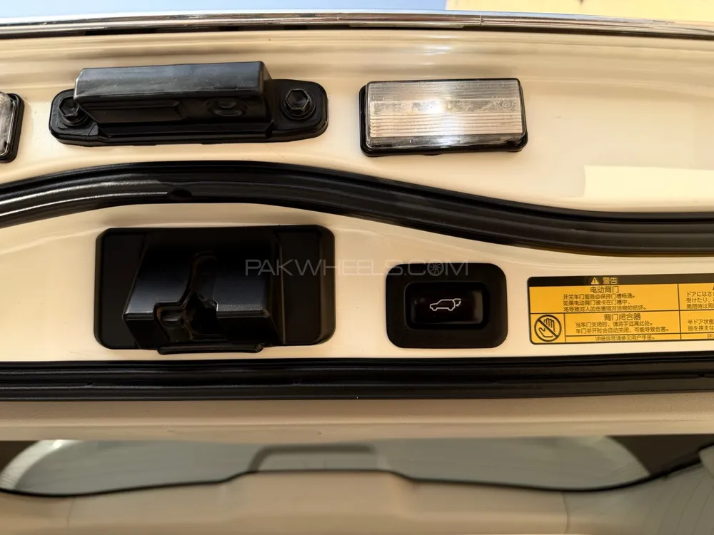 Toyota Land Cruiser 2012 for Sale in Islamabad Toyota Land Cruiser 2012 for Sale in Islamabad Image-18