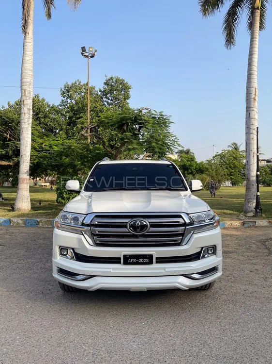 Toyota Land Cruiser 2017 for Sale in Karachi Image-1
