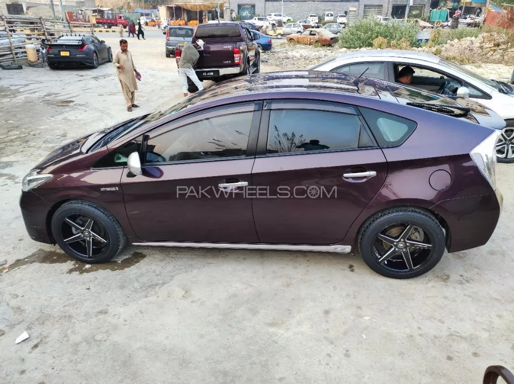 Toyota Prius 2014 for Sale in Karachi Image-1