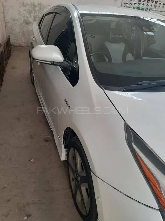 Toyota Prius 2018 for Sale in Risalpur Toyota Prius 2018 for Sale in Risalpur Image-3