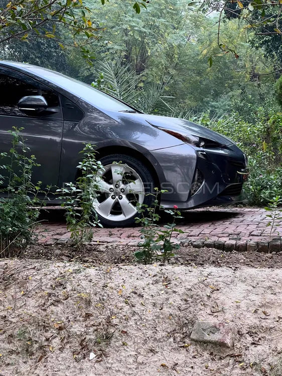 Toyota Prius 2016 for Sale in Peshawar Image-1