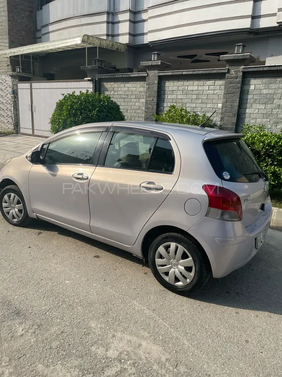 Toyota Vitz 2009 for Sale in Mardan Image-1