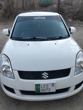 Suzuki Swift DLX 1.3 2015
