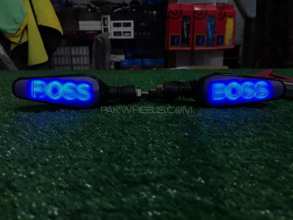 Boss Style Dual Color LED Lights – Blue DRL & Yellow Signals Boss Style Dual Color LED Lights – Blue DRL & Yellow Signals Image-4