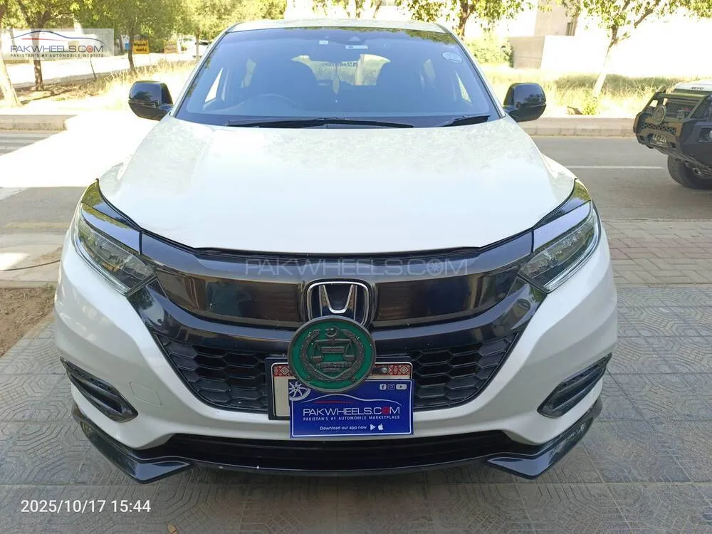Honda Vezel 2018 for Sale in Karachi Image-1