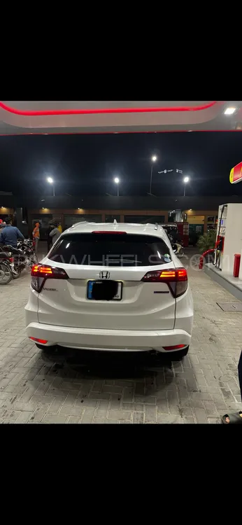 Honda Vezel 2014 for Sale in Rawalpindi Image-1
