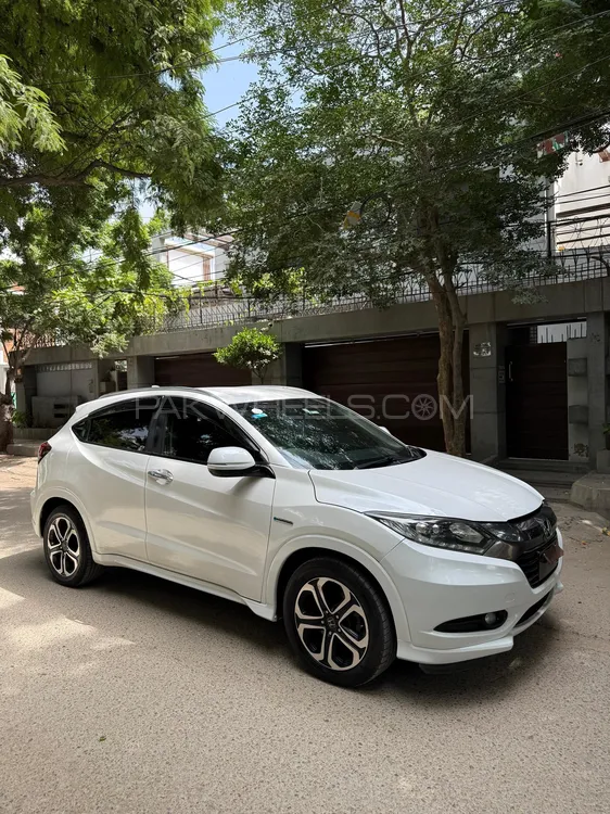 Honda Vezel 2014 for Sale in Karachi Image-1