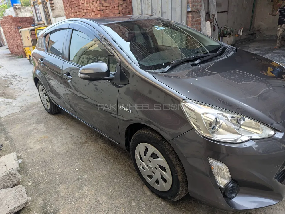 Toyota Aqua 2015 for Sale in Sialkot Image-1