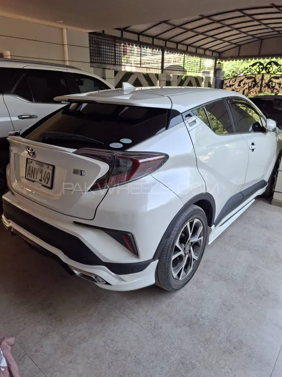 Toyota C-HR 2017 for Sale in Lahore Image-1