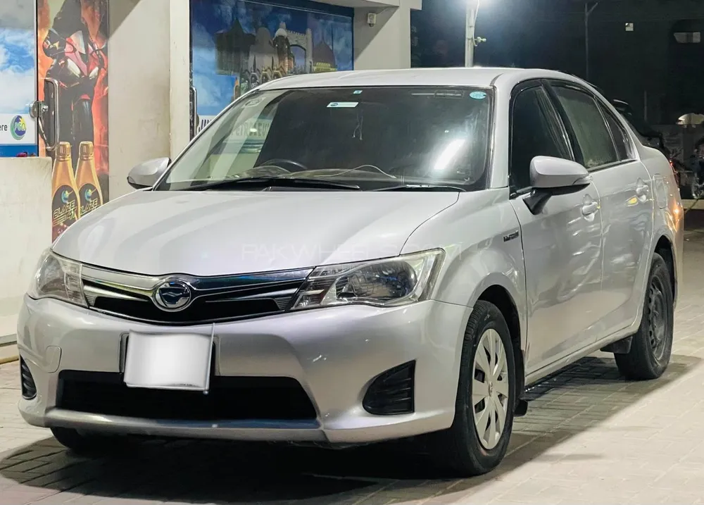 Toyota Corolla Axio 2014 for Sale in Multan Image-1