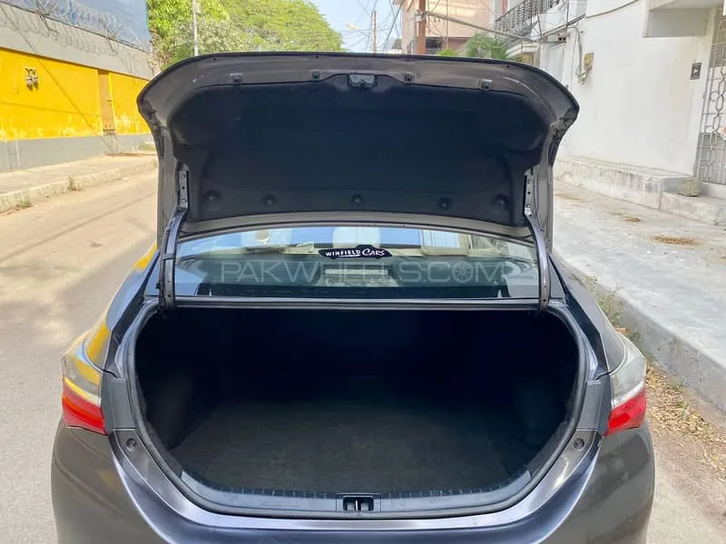 Toyota Corolla 2019 for Sale in Karachi Image-1