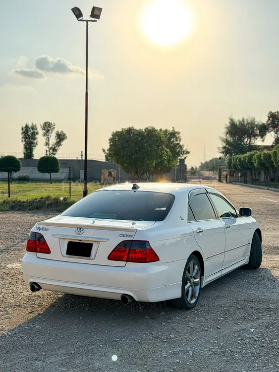 Toyota Crown 2005 for Sale in Lahore Toyota Crown 2005 for Sale in Lahore Image-4