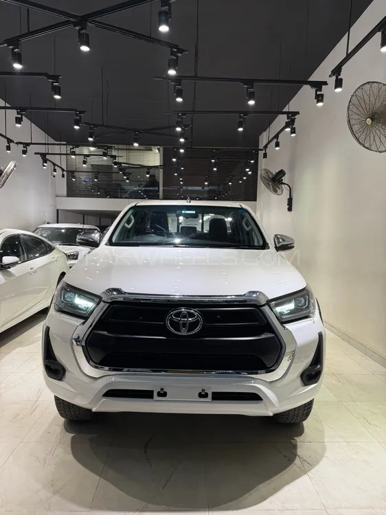 Toyota Hilux 2021 for Sale in Karachi Image-1