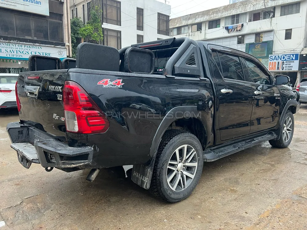 Toyota Hilux 2017 for Sale in Karachi Toyota Hilux 2017 for Sale in Karachi Image-7