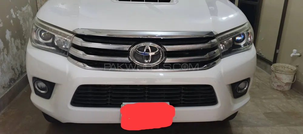 Toyota Hilux 2017 for Sale in Lahore Toyota Hilux 2017 for Sale in Lahore Image-7